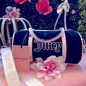 🩷🍒FlASH SALE Juicy Queen of everything mini barrel bag